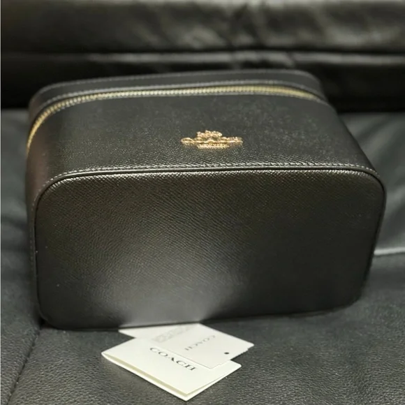 NWT Coach Cosmetic Case In Leather CW727 - Picture 7 of 8